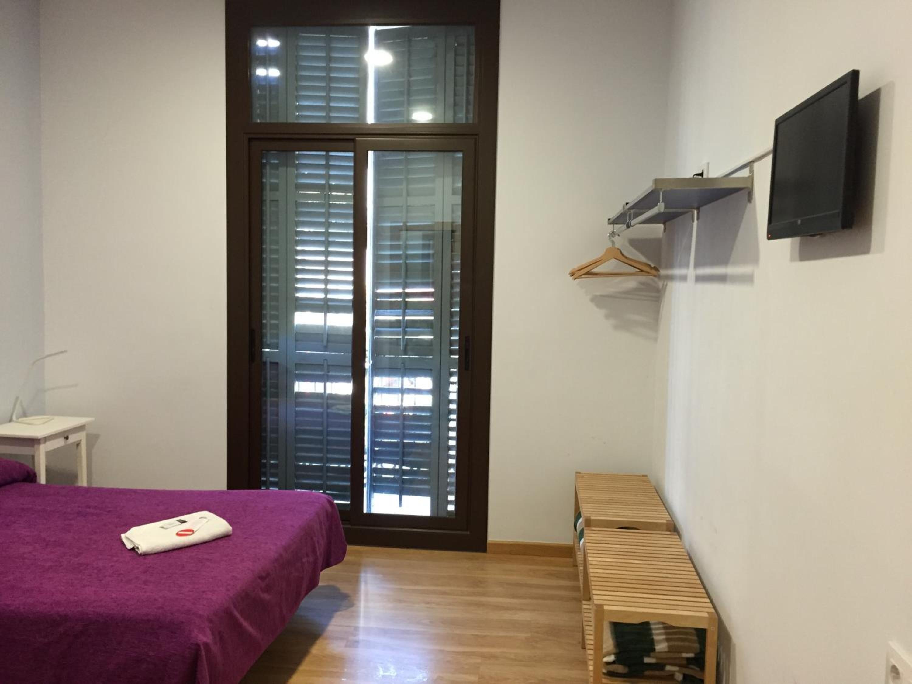 Hostal Delfos — Photos 3